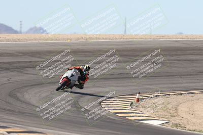 media/Oct-30-2025-Racers Edge (Thu) [[dabbdaf680]]/3-B Group/Session 2 (Bowl Exit)/